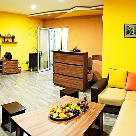 Dom Hostel & Tours Yerevan Exterior photo