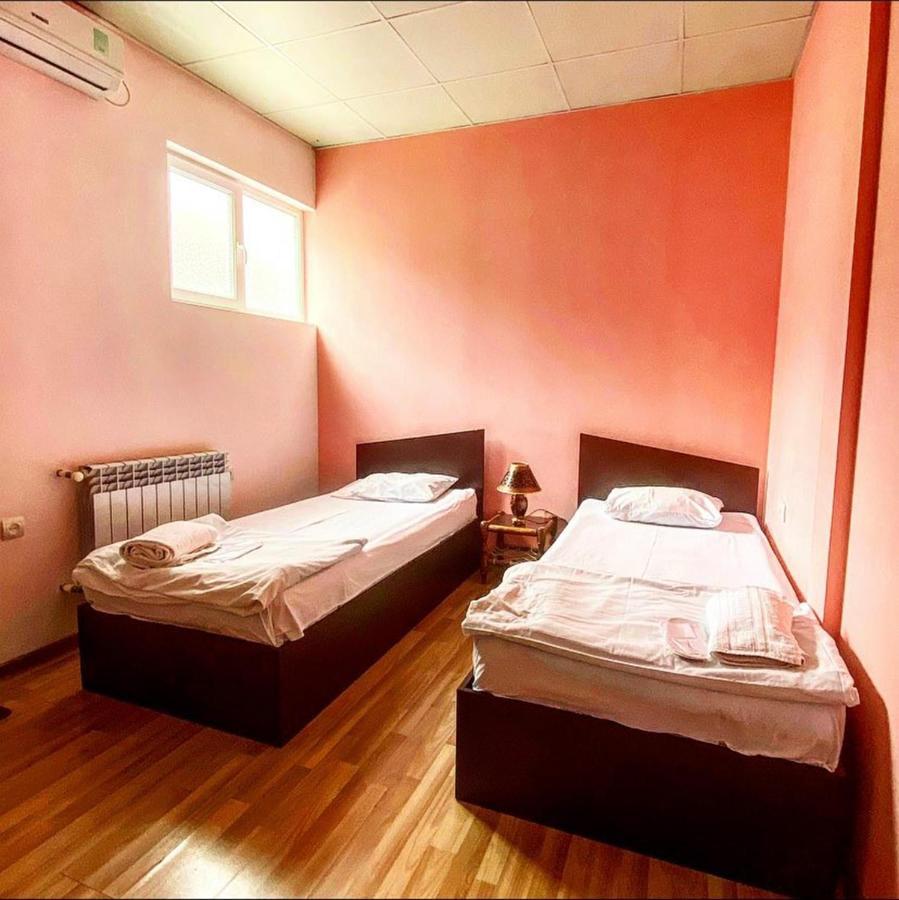 Dom Hostel & Tours Yerevan Exterior photo
