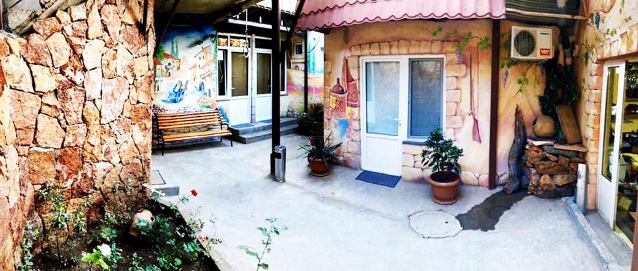 Dom Hostel & Tours Yerevan Exterior photo