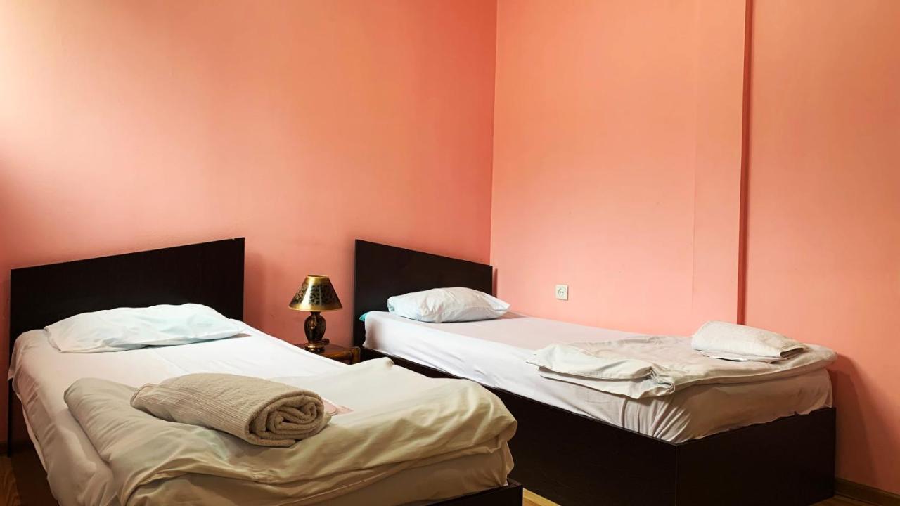Dom Hostel & Tours Yerevan Exterior photo