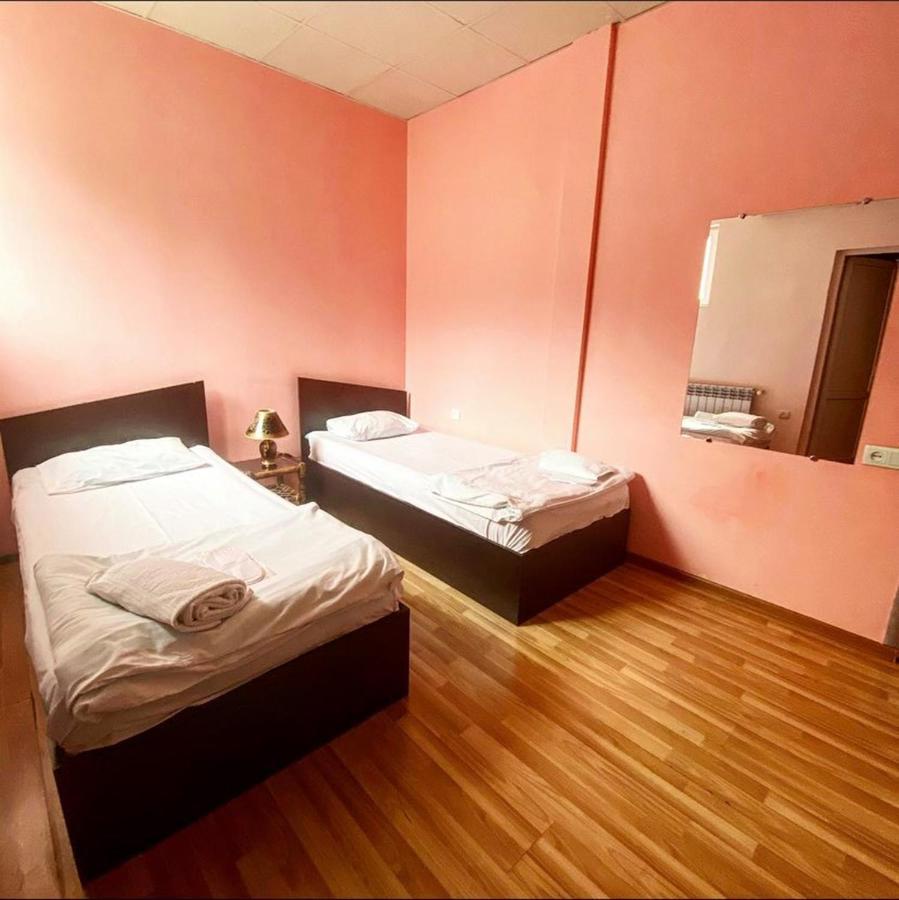 Dom Hostel & Tours Yerevan Exterior photo