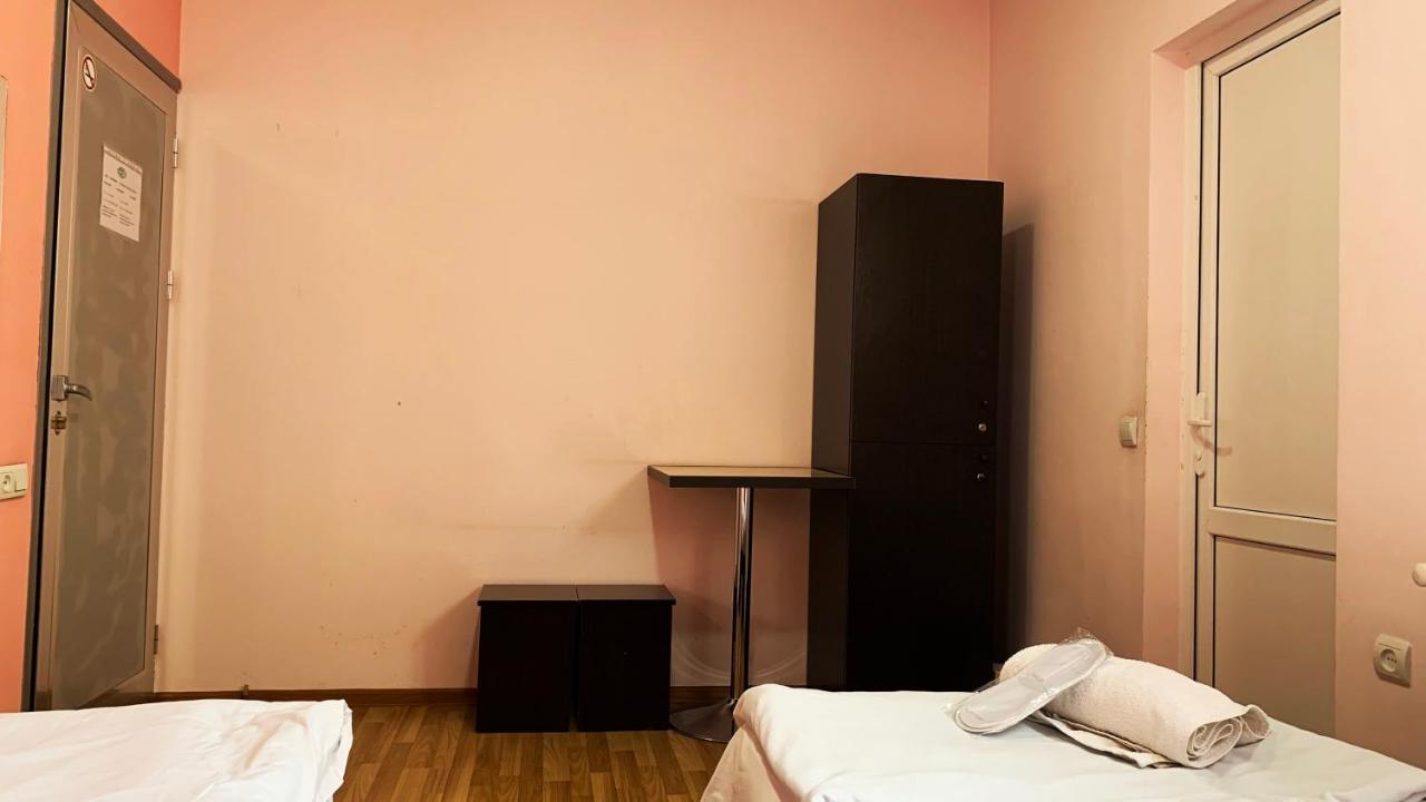 Dom Hostel & Tours Yerevan Exterior photo