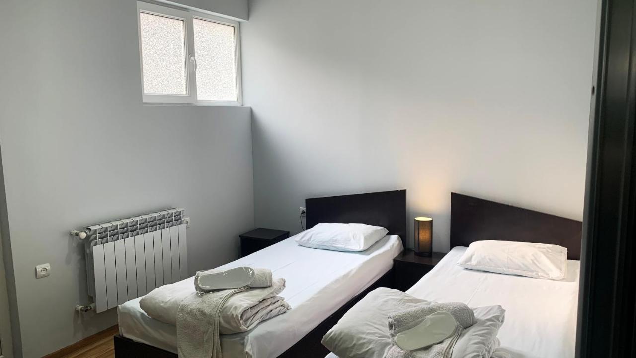 Dom Hostel & Tours Yerevan Exterior photo